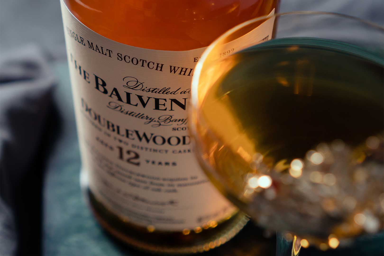 Read more about the article The Balvenie und Anne Linden präsentieren den Painting Of A Whisky Cocktail