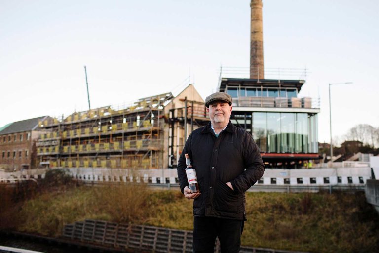 Mehr über den Artikel erfahren Rosebank ernennt Malcolm Rennie zum Distillery Manager