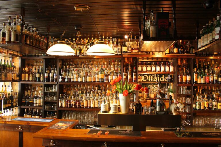 Whisky Bar Offside – Pub & Whisky Bar in Berlin