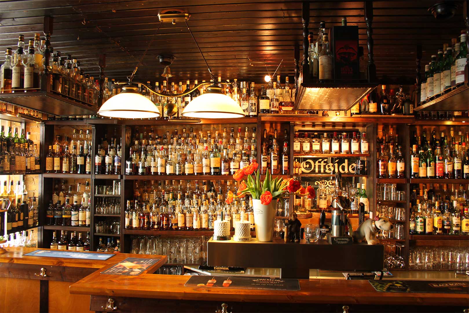 whisky bar offside – pub whisky bar berlin WEB 3 2 1620x1080 fvwgsxsx