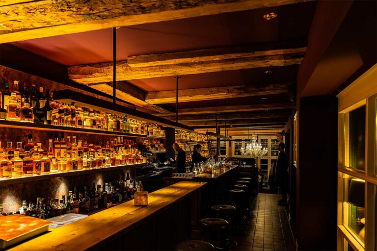 Whisky Bar Whiskyplaza in Hamburg Whisky Bar Whiskyplaza in Hamburg