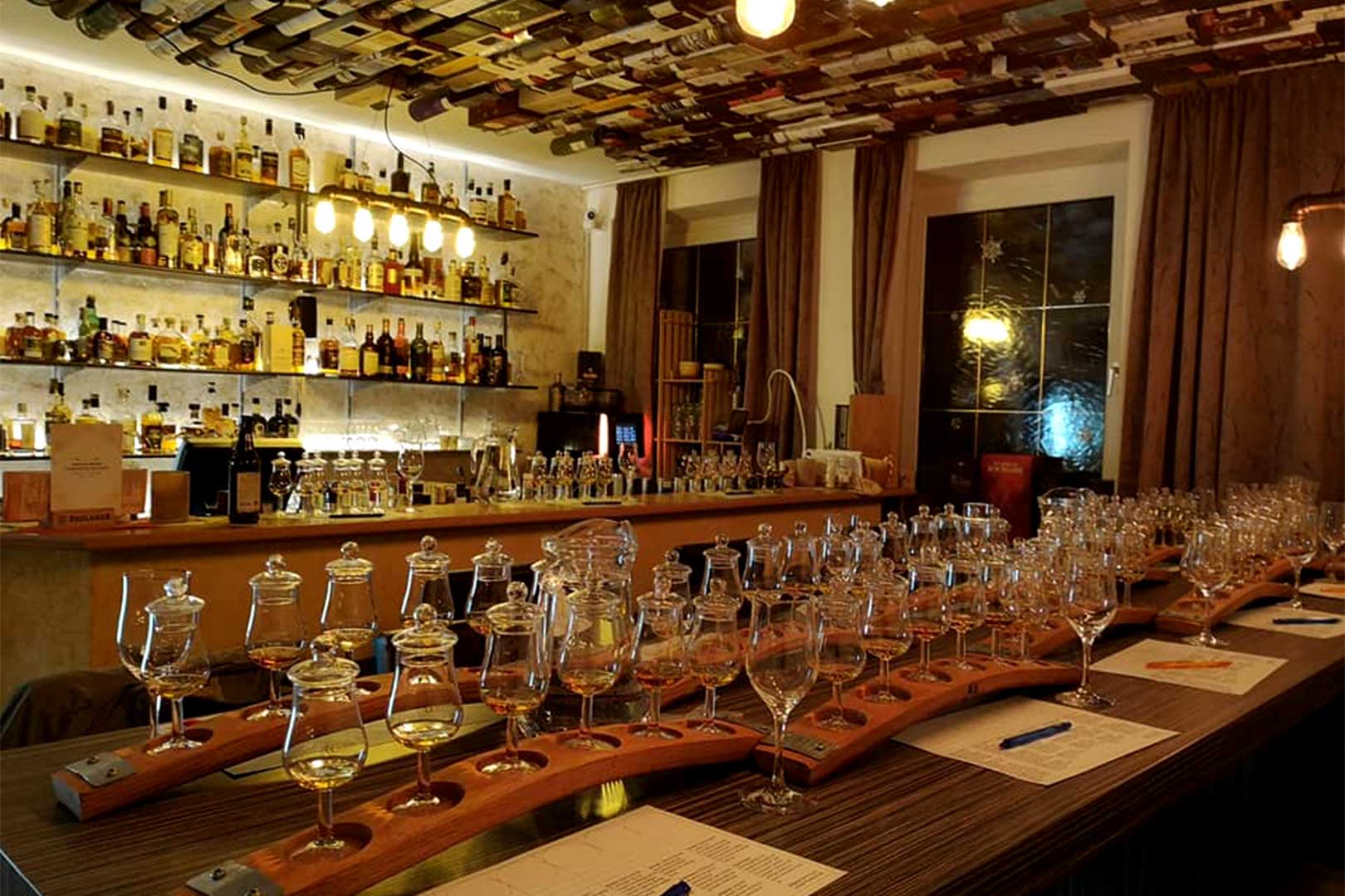 whisky bar xaver lounge whisky bar – hotel restaurant zum dragoner peiting WEB 3 2 1620x1080 xsvfggcmfvsc