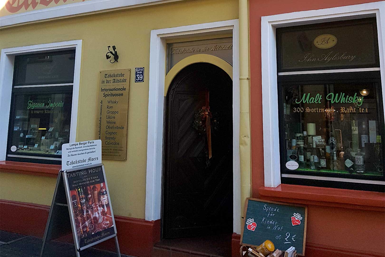 Whisky Shop Tabakstube in der Altstadt in Moers