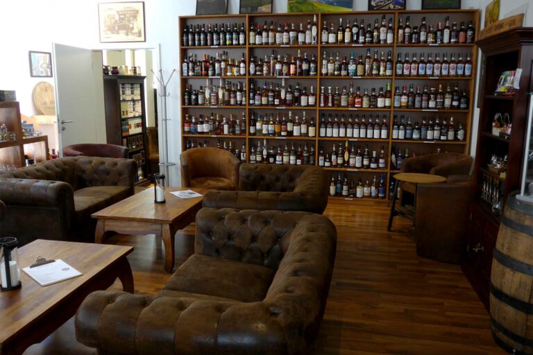 Whisky Bar Scotia Spirit – Whisky Bar The Snug in Köln Whisky Bar Scotia Spirit – Whisky Bar The Snug in Köln