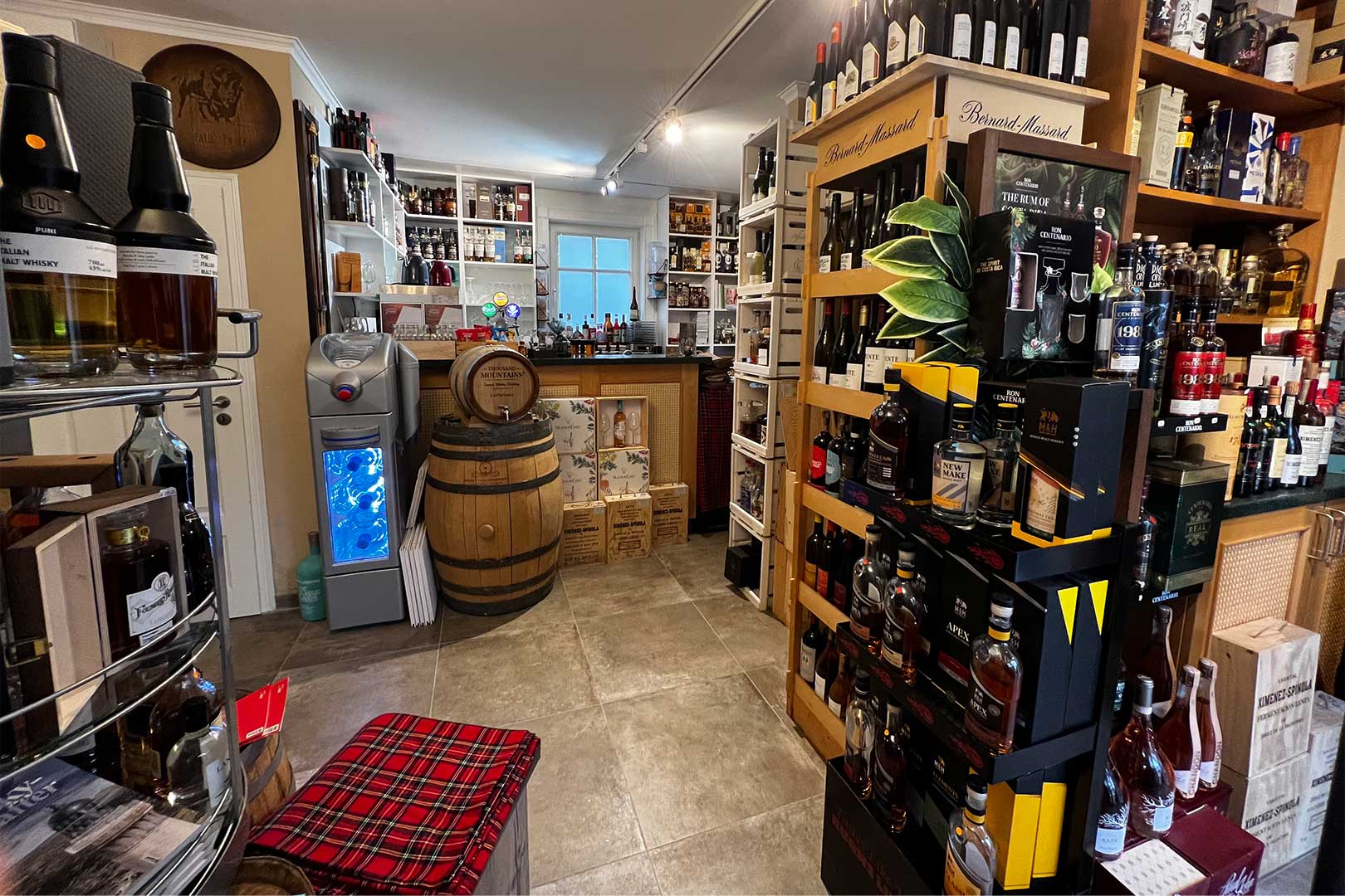 whisky bar whisky oase sonnenhof – whisky craft beer lounge wustrow WEB 3 2 1620x1080 uwtaikjbqfng