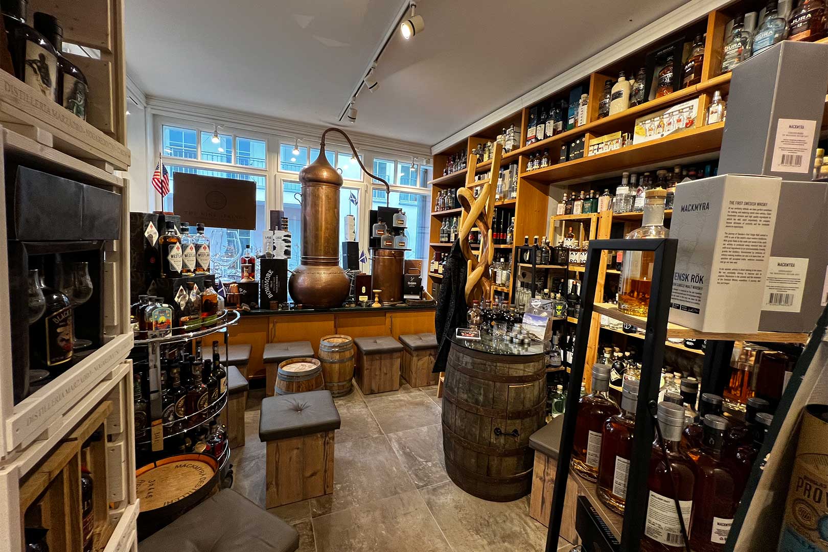whisky shop whisky oase sonnenhof – whisky craft beer lounge wustrow WEB 3 2 1620x1080 pcfofrehdpgt