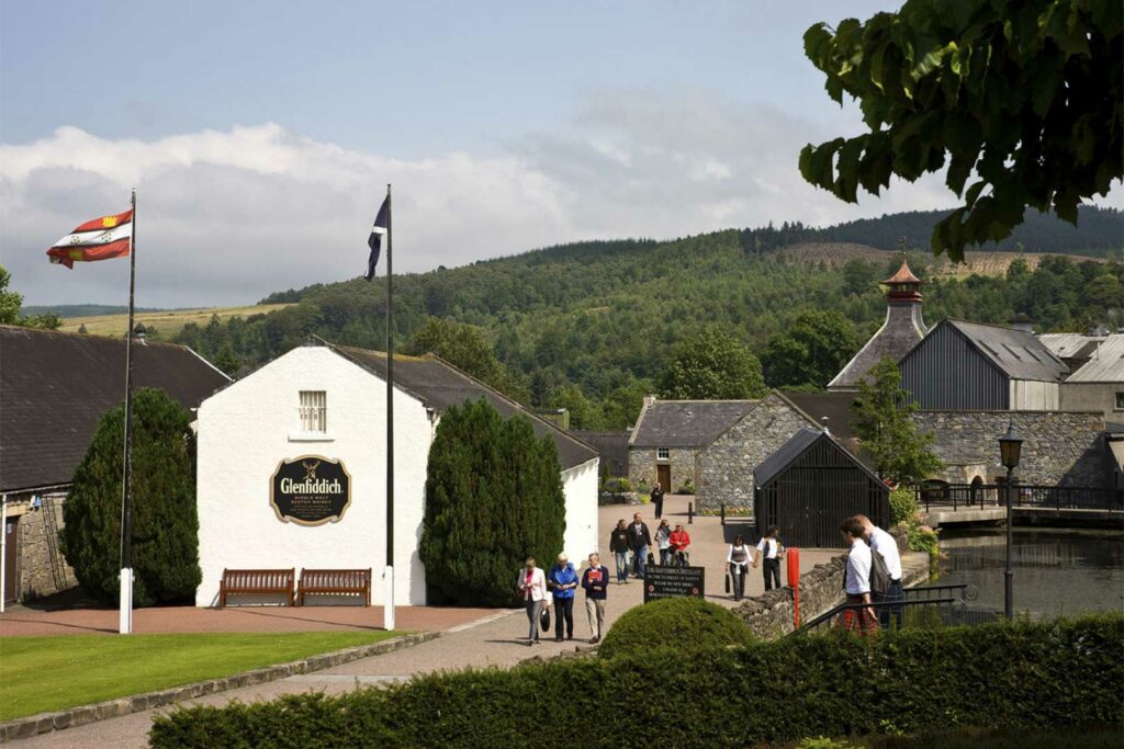 Whisky Brennerei Glenfiddich Distillery in Dufftown