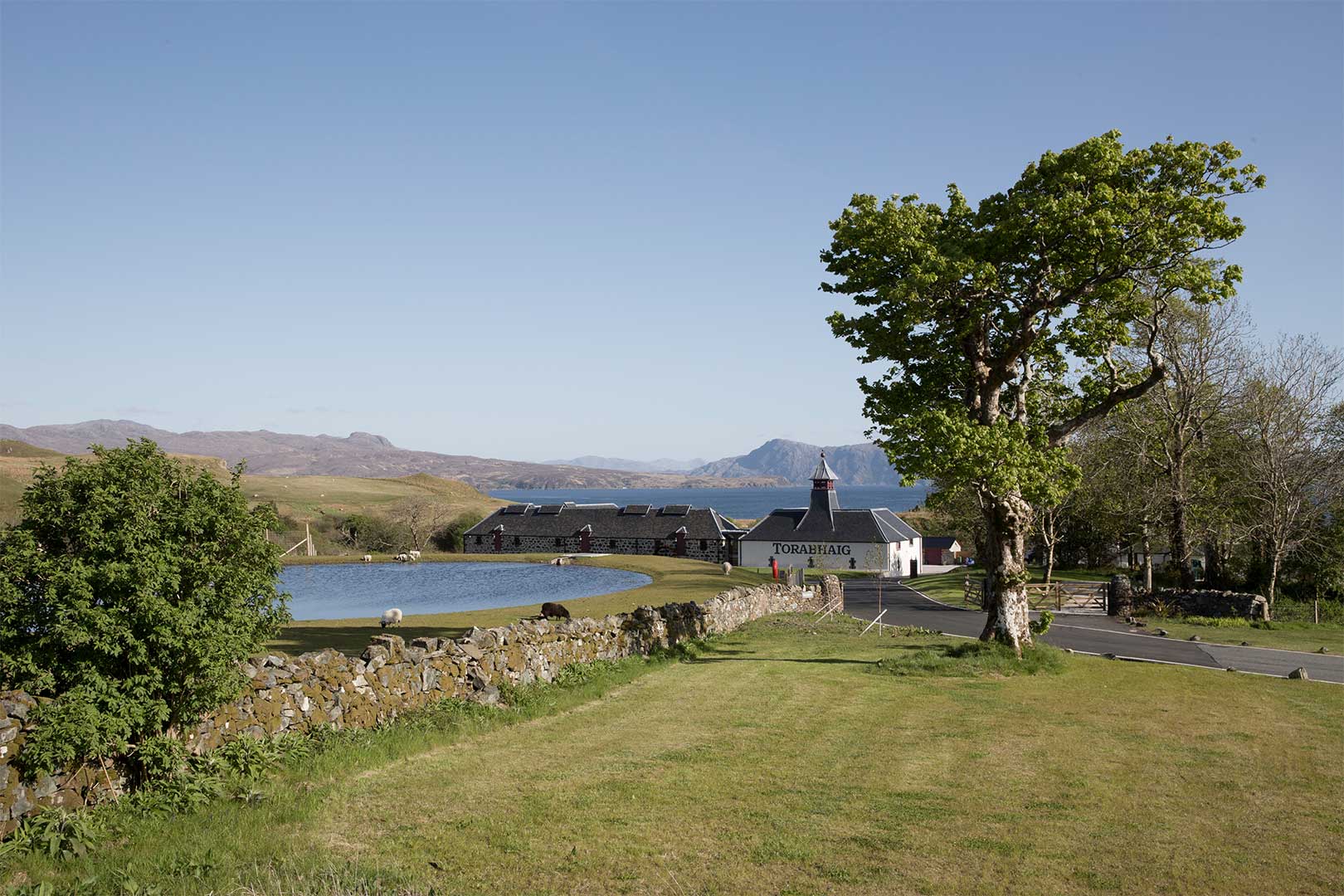 Whisky Brennerei Torabhaig Distillery in Teangue