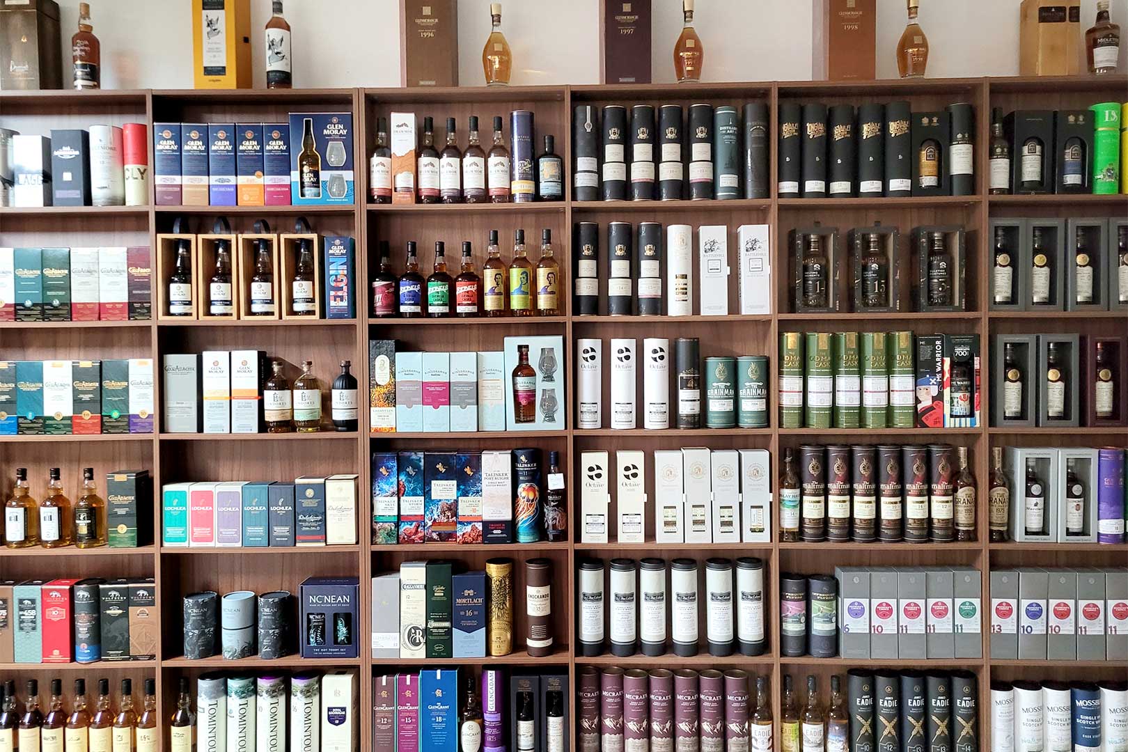 whisky shop scotia spirit duesseldorf WEB 3 2 1620x1080 ktwatbcdrhnu