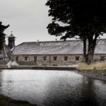 Älteste lizenzierte Whiskey-Destillerie der Welt: Die Old Bushmills Distillery.