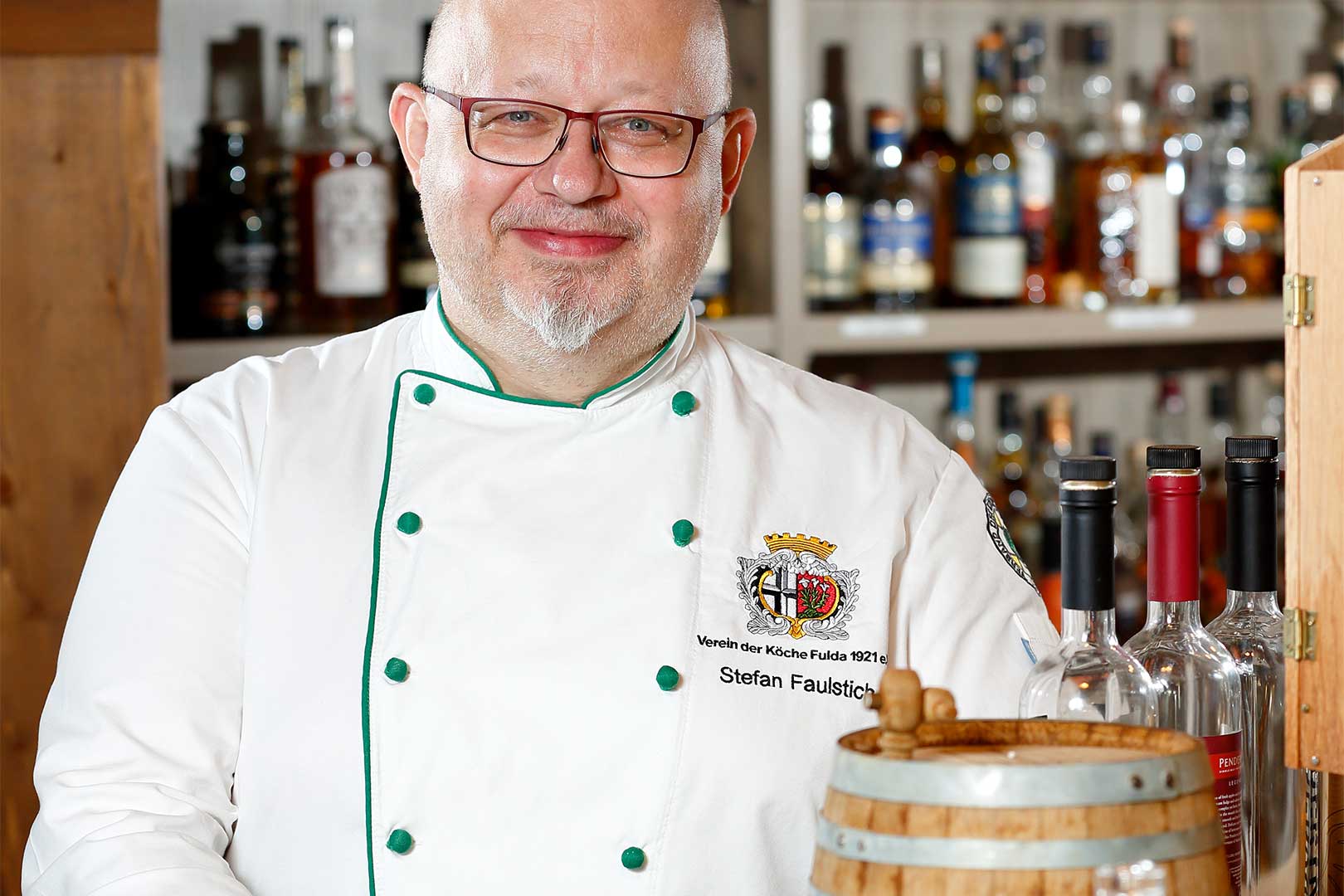 whisky bar distillers lounge – landhotel restaurant rhoenblick petersberg WEB 3 2 1620x1080 lkqcksmuqoeq