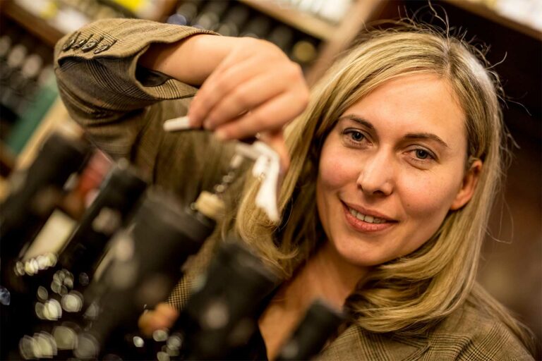 Whisky Shop Bottle & Pipe in Marburg Whisky Shop Bottle & Pipe in Marburg