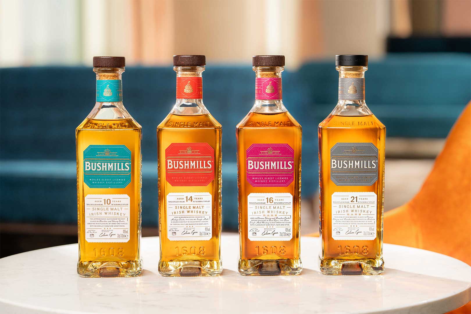 Die Single Malts der Old Bushmills Distillery gibt es in verschiedenen Altersstufen – hier mit 10, 14, 16 und 21 Jahren Reifung. Neu ist der Bushmills 12 Year Old. 