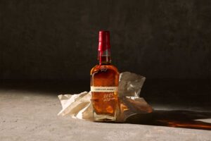 MakersMarkCellarAgedBourbonWhisky BottleImage 2025 Mood04 WEB 3 2 1620x1080 quabfrhxukky
