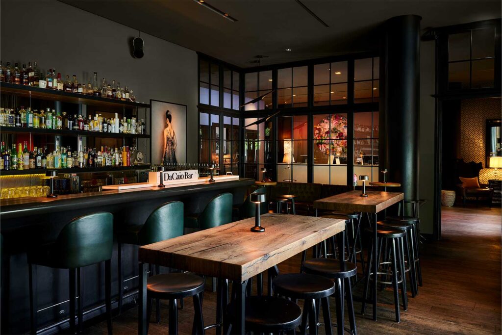 Whisky Bar Bar DaCaio – The George Hotel in Hamburg