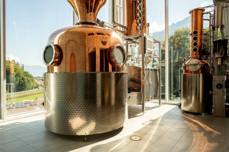 Mehr über den Artikel erfahren Rugen Distillery bleibt in Berner Händen