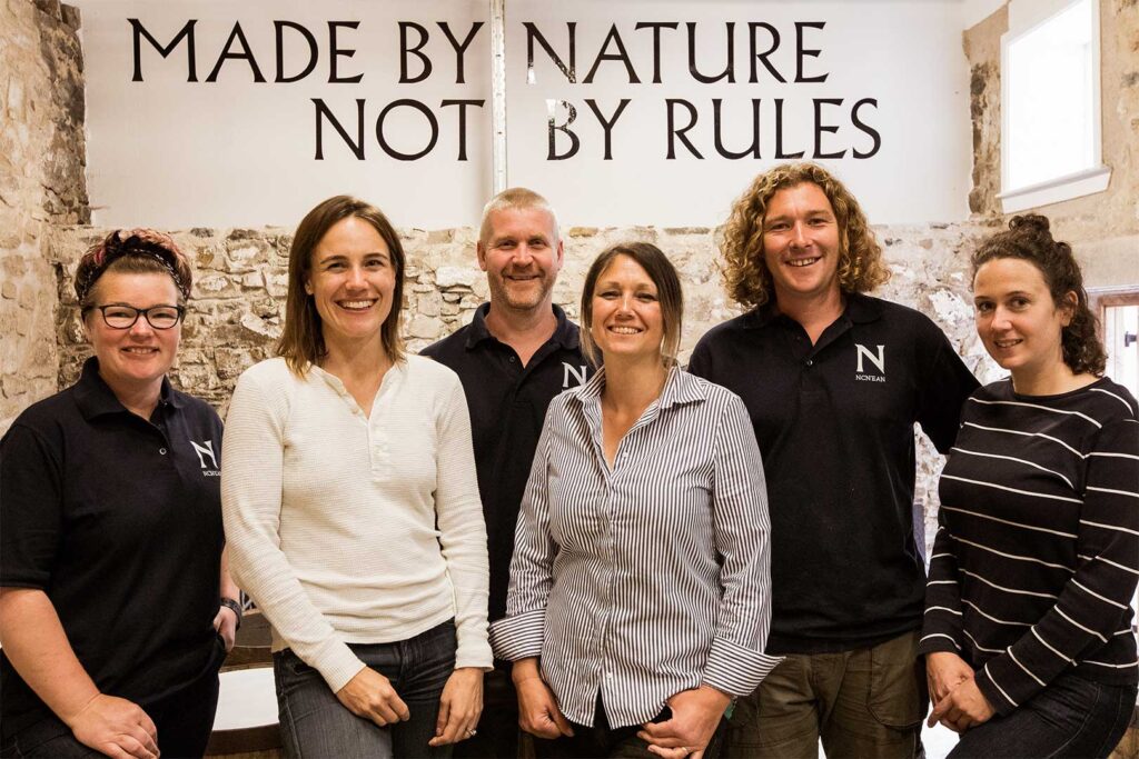 1 Annabel Team 01 WEB 3 2 1620x1080 potsnqaxogwi