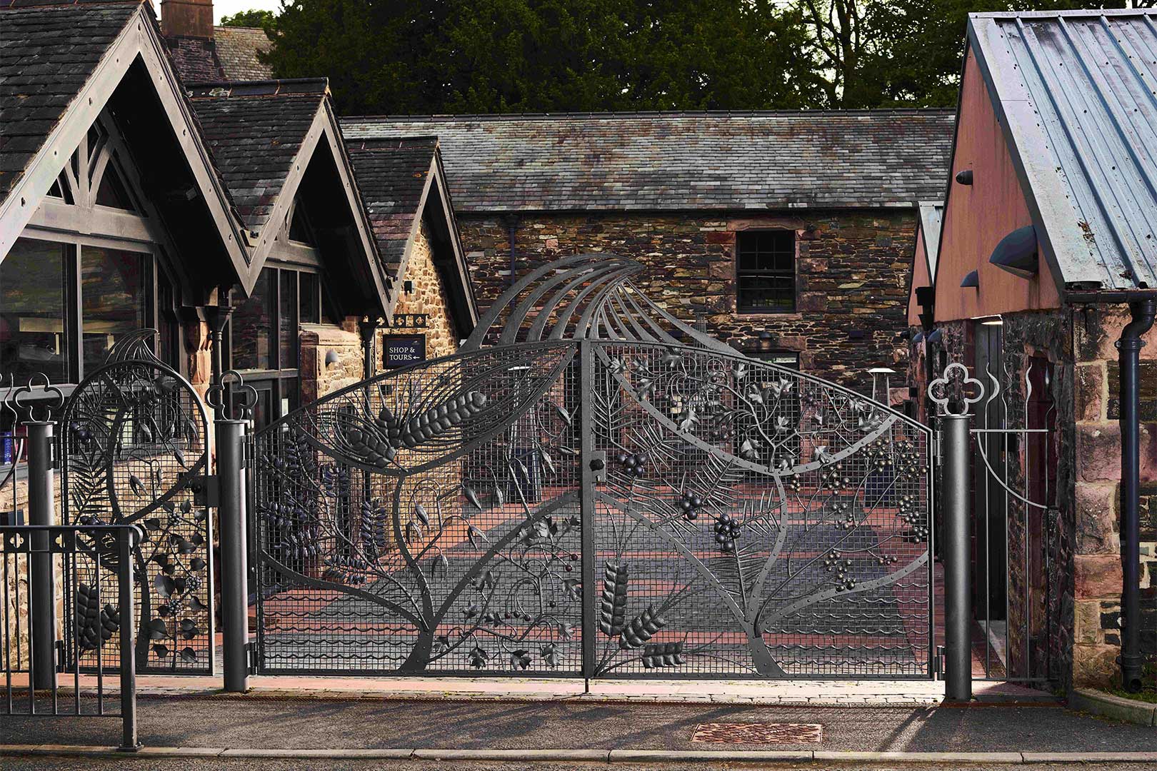 Du betrachtest gerade The Lakes Distillery: Prickelnde Stille und bewegte Perfektion