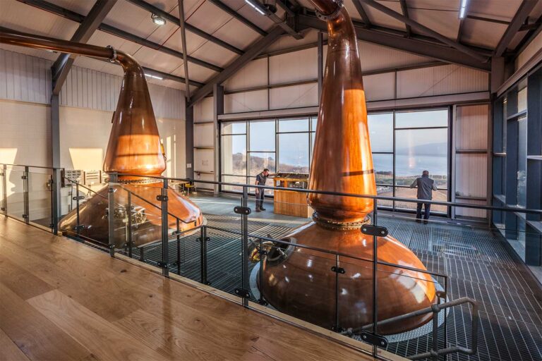 Whisky Brennerei Ardnahoe Distillery in Port Askaig Whisky Brennerei Ardnahoe Distillery in Port Askaig