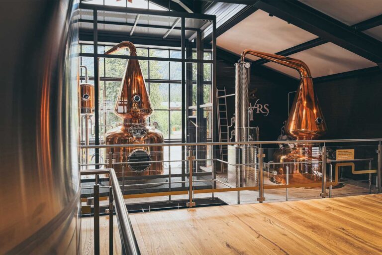 Whisky Brennerei SLYRS Destillerie GmbH & Co. KG in Schliersee Whisky Brennerei SLYRS Destillerie GmbH & Co. KG in Schliersee