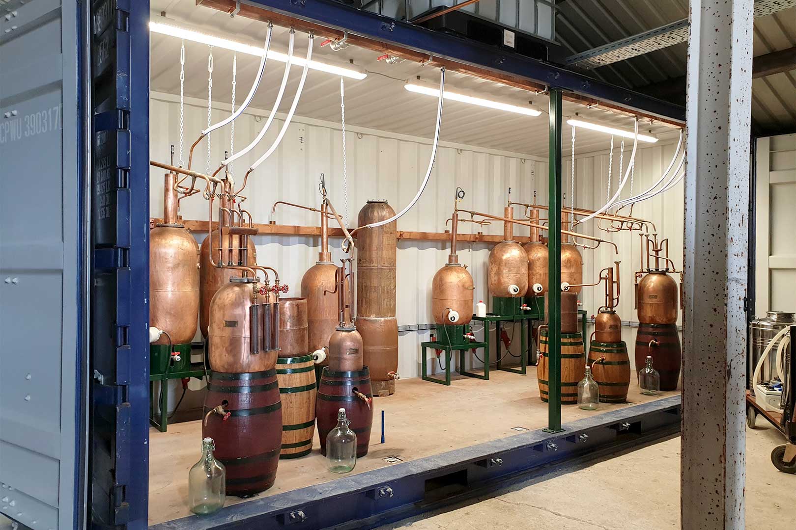 Du betrachtest gerade Dubhghlas Distillery: Ein bemerkenswerter New Kid on the Block